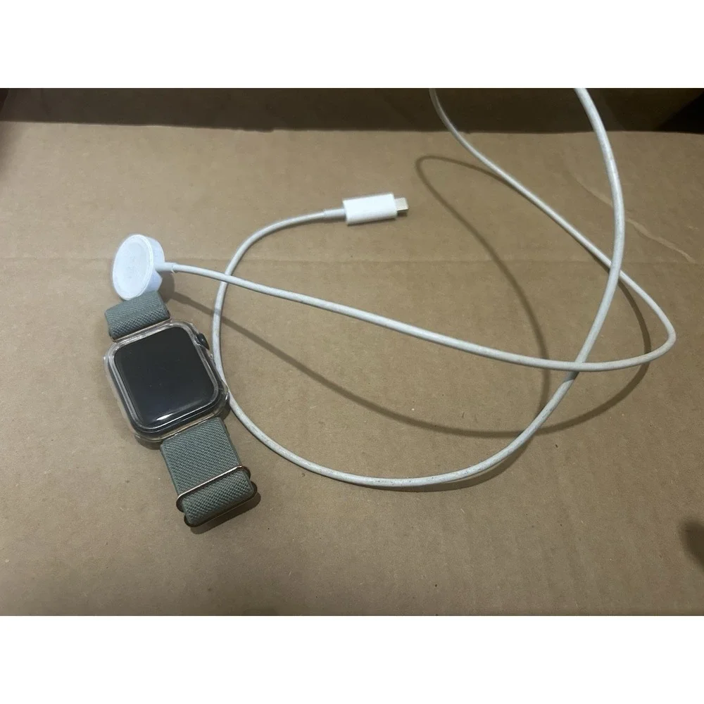 Apple Watch SE 2nd Gen 40mm GPS Midnight Aluminum Excellent